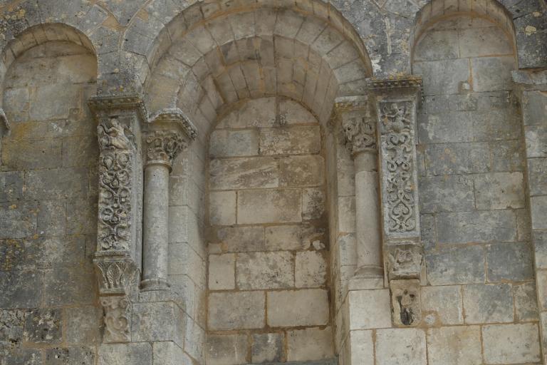 L'Abbaye Notre-Dame de Déols - Agrandir l'image 3 sur 9, fenêtre modale