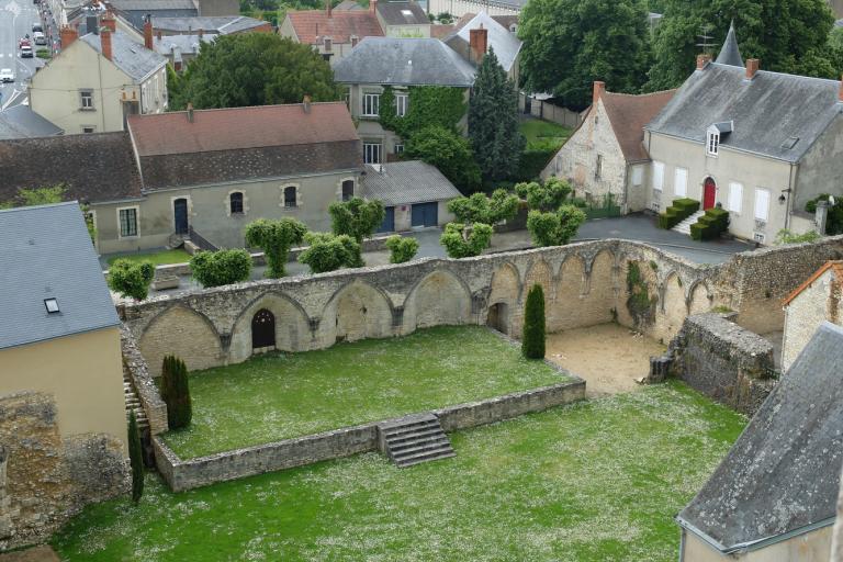 L'Abbaye Notre-Dame de Déols - Agrandir l'image 6 sur 9, fenêtre modale