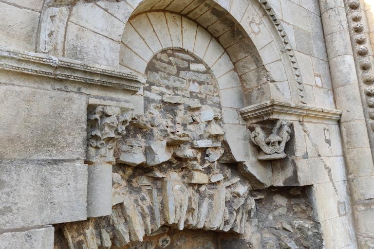 L'Abbaye Notre-Dame de Déols - Agrandir l'image 2 sur 9, fenêtre modale