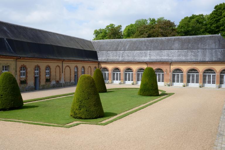 Le château de Bouges-le-Château - Agrandir l'image 7 sur 9, fenêtre modale