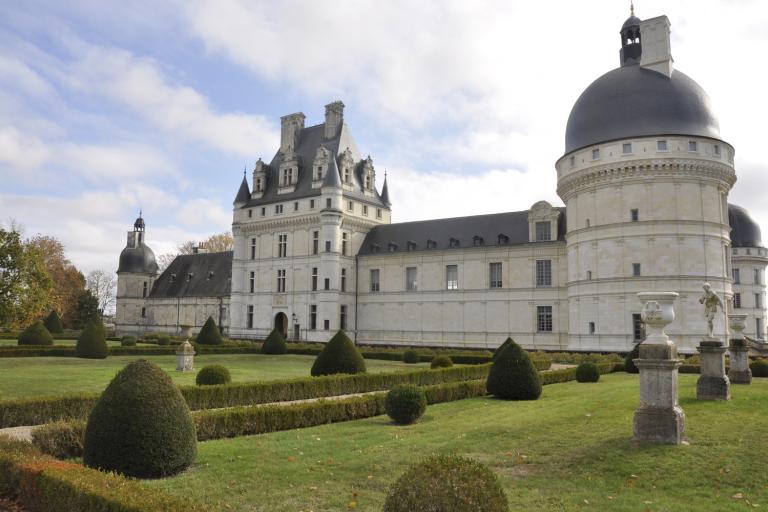 Le château de Valençay - Agrandir l'image 2 sur 9, fenêtre modale