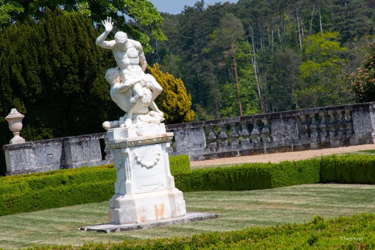 Le château de Bouges-le-Château - Agrandir l'image 9 sur 9, fenêtre modale