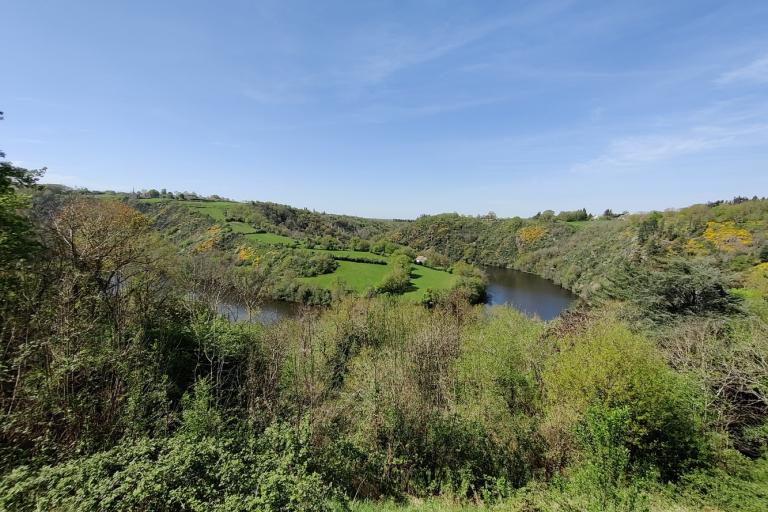 La boucle du Pin à Badecon-le-Pin - Agrandir l'image 1 sur 9, fenêtre modale