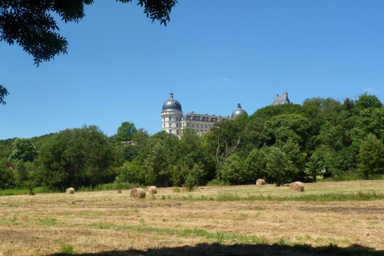 Les prairies du château à Valençay - Agrandir l'image 2 sur 6, fenêtre modale