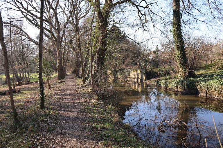 Les prés du canal à Mézières-en-Brenne - Agrandir l'image 6 sur 9, fenêtre modale