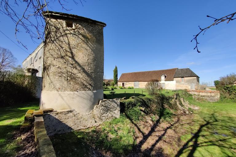 Le manoir des fauves à Saint-Lactencin - Agrandir l'image 3 sur 9, fenêtre modale