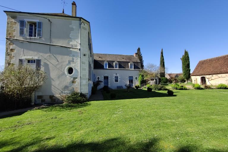 Le manoir des fauves à Saint-Lactencin - Agrandir l'image 2 sur 9, fenêtre modale