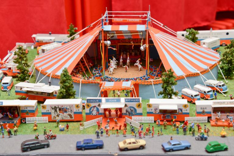 Le musée du cirque à Vatan - Agrandir l'image 1 sur 3, fenêtre modale