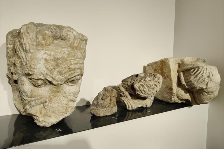 L'Abbaye Notre-Dame de Déols - Agrandir l'image 8 sur 9, fenêtre modale