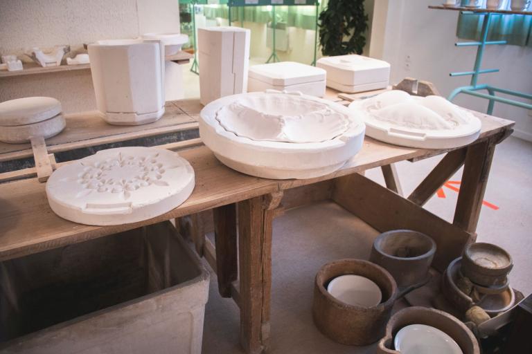 Le musée de la porcelaine à Saint-Genou - Agrandir l'image 3 sur 9, fenêtre modale