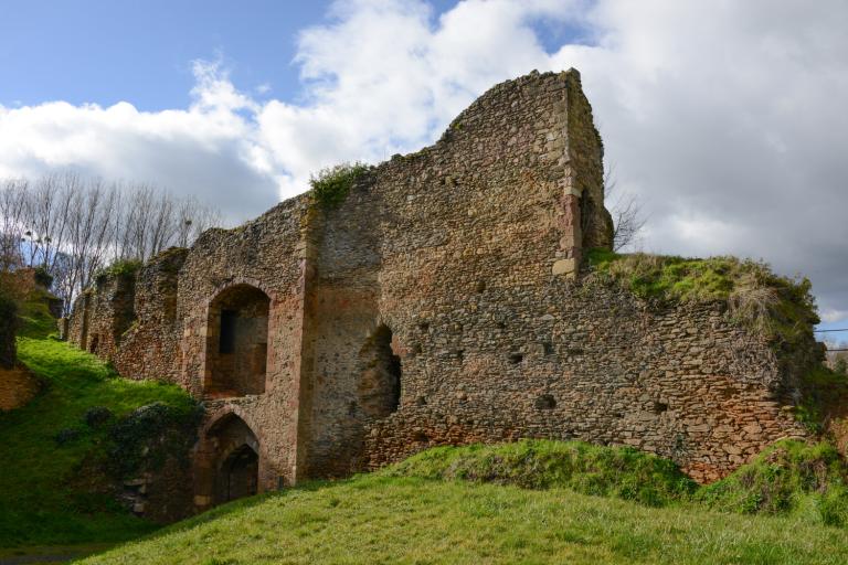 La forteresse de Cluis-Dessous - Agrandir l'image 6 sur 6, fenêtre modale