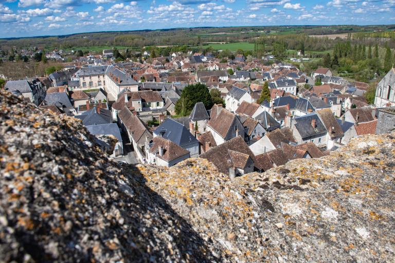 La tour de César à Châtillon-sur-Indre - Agrandir l'image 6 sur 6, fenêtre modale